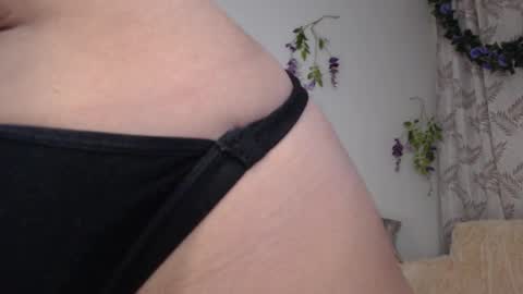 Snapshot of valquiria_sirgun chatting on February 2025 09:30:01 AM valquiria_sirgun online show from February 2025 09:30:01 AM