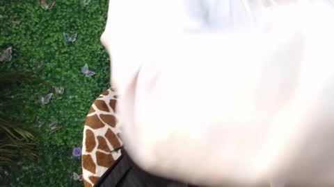 Snapshot of valquiria_sirgun chatting on October 2025 09:52:01 AM valquiria_sirgun online show from October 2025 09:52:01 AM