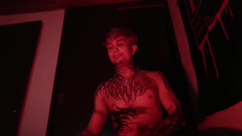 david guzman i model independenthelp me with a thumbs up online show from February 2025 05:16:01 AM