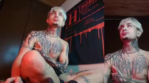 david guzman i model independenthelp me with a thumbs up online show from February 2025 04:03:02 AM