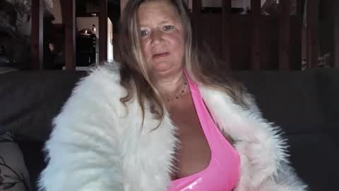 vampwoman online show from January 2025 03:51:02 PM