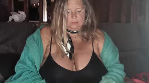 vampwoman online show from January 2025 04:06:01 PM