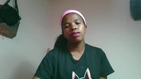 Snapshot of vanafiry chatting on April 2026 08:23:02 AM vanafiry online show from April 2026 08:23:02 AM