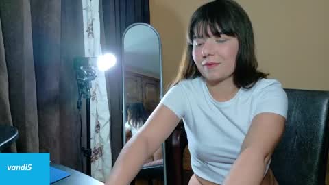 Snapshot of vandifive chatting on April 2026 08:36:02 PM Vandi online show from April 2026 08:36:02 PM