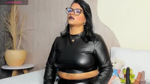 Snapshot of vane_lips chatting on March 2026 02:59:01 AM V A N E online show from March 2026 02:59:01 AM