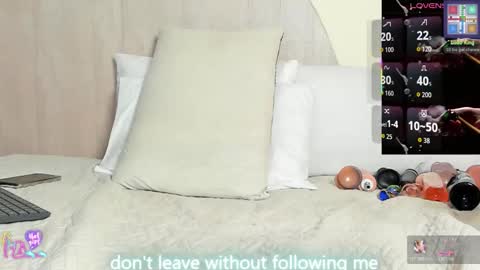 Snapshot of vane_lips chatting on March 2026 03:17:01 AM V A N E online show from March 2026 03:17:01 AM