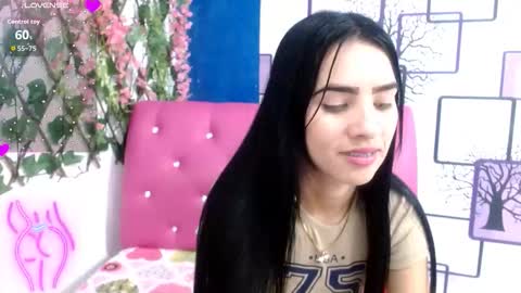 Snapshot of vanesa_19_ chatting on October 2025 01:09:01 PM VANESA online show from October 2025 01:09:01 PM