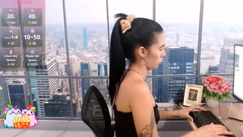 Snapshot of vanesa_19_ chatting on October 2025 01:53:02 PM VANESA online show from October 2025 01:53:02 PM