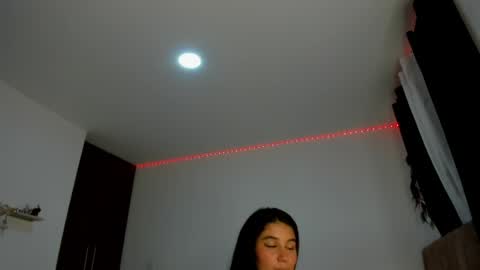 Snapshot of vanesa_g1 chatting on June 2026 06:52:02 AM vanesa_g1 online show from June 2026 06:52:02 AM