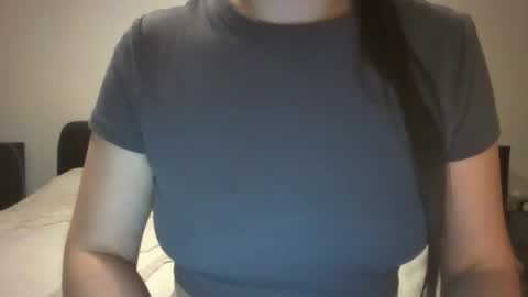 Snapshot of vanesajewel chatting on December 2024 09:50:01 PM VanesaJewel online show from December 2024 09:50:01 PM