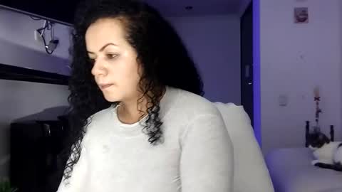 vanessa and samantha online show from February 2026 09:03:02 AM