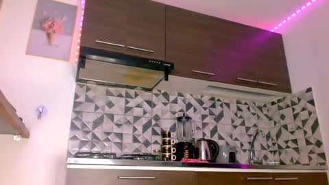 VANESSA BRETT online show from February 2025 06:17:02 AM