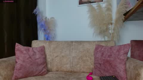 VANESSA BRETT online show from February 2026 12:39:01 AM