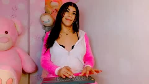 Snapshot of vanessa_brett_1 chatting on December 2024 05:40:02 AM vanessa online show from December 2024 05:40:02 AM