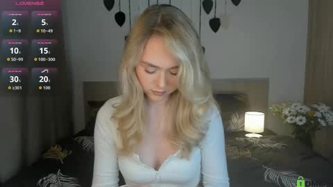 Vanessa Maes online show from October 2025 08:20:02 PM