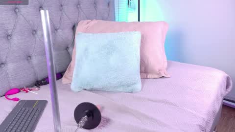 vanessa_mejiia online show from April 2026 02:56:01 AM