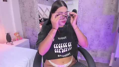 Snapshot of vanessa_rain_ chatting on July 2026 08:00:02 PM Vanessa online show from July 2026 08:00:02 PM