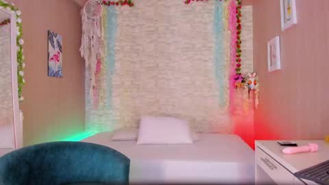 Vanessa online show from April 2026 11:48:01 AM