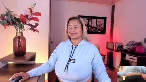 vanessa_sterling online show from June 2026 05:48:01 PM