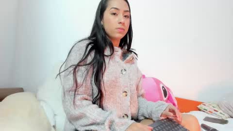 vanessaadol online show from December 2024 02:33:01 PM