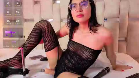 Vanessa online show from November 2025 08:24:02 PM