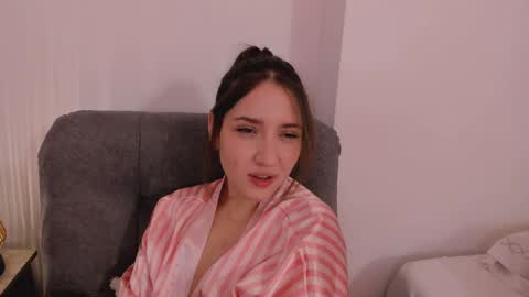 Snapshot of vanessajohnsonn chatting on April 2026 01:27:02 AM vanessajohnsonn online show from April 2026 01:27:02 AM