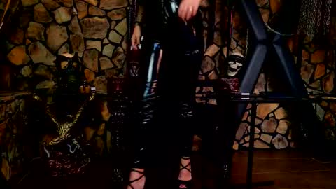 Miss Vanessa online show from October 2025 12:24:02 PM