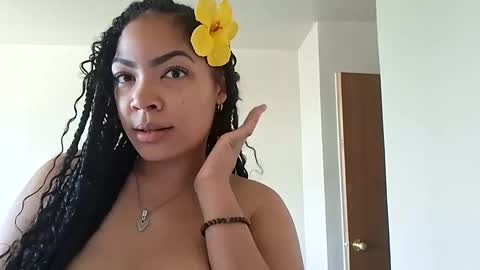 Snapshot of vanessareign chatting on September 2025 06:13:02 PM vanessareign online show from September 2025 06:13:02 PM