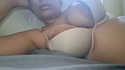 Snapshot of vanessareign chatting on March 2026 07:07:01 PM vanessareign online show from March 2026 07:07:01 PM