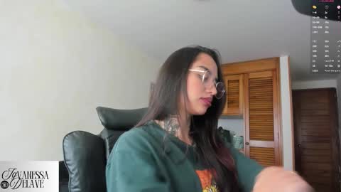 Snapshot of vanessart_ chatting on September 2025 05:46:02 PM Vanessa online show from September 2025 05:46:02 PM