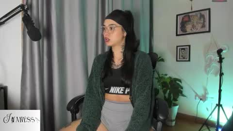 Snapshot of vanessart_ chatting on September 2025 11:12:02 AM Vanessa online show from September 2025 11:12:02 AM