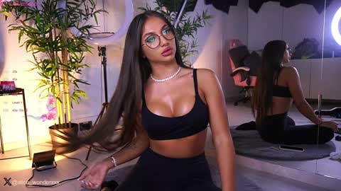 Vanessa Simon online show from January 2025 06:03:02 AM