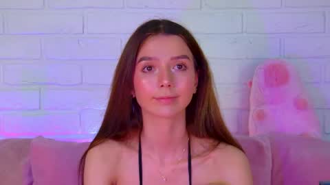 Snapshot of vanessavienne chatting on April 2026 04:41:01 PM VanessaVienne online show from April 2026 04:41:01 PM