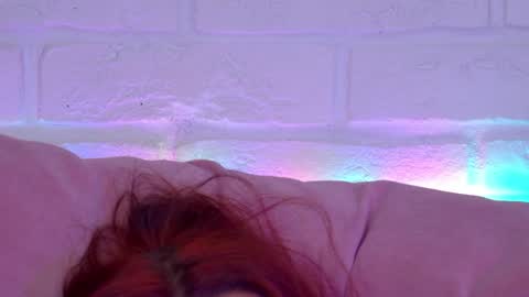Snapshot of vanessavienne chatting on June 2026 02:33:01 PM VanessaVienne online show from June 2026 02:33:01 PM