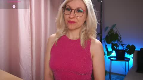 Snapshot of vanessavoxx chatting on April 2026 05:54:01 PM Vanessa online show from April 2026 05:54:01 PM