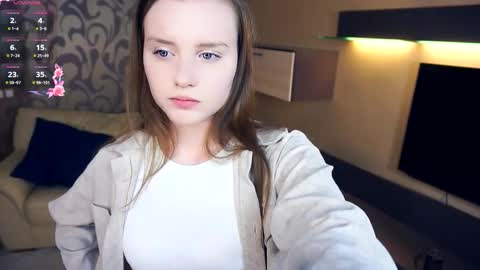 Luna online show from November 2025 06:21:01 PM