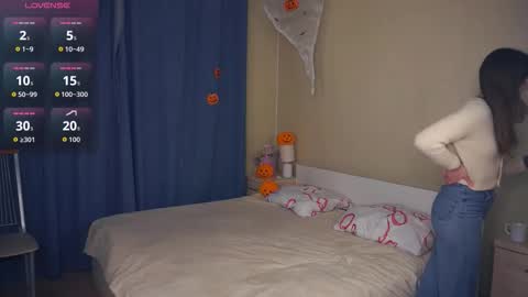 Luna online show from November 2025 07:15:01 PM