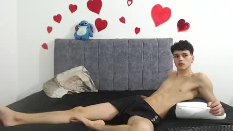 Snapshot of vanie_ chatting on July 2026 11:39:02 PM Ruby and Vanie online show from July 2026 11:39:02 PM
