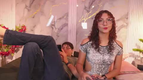 vanilla_hot_ online show from December 2025 07:43:02 PM