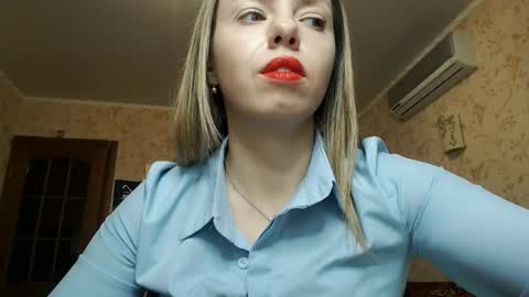 VanillaMuffin online show from February 2025 01:03:02 PM