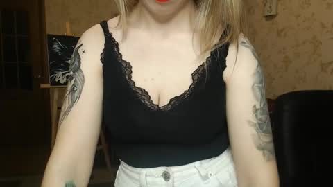 VanillaMuffin online show from March 2025 10:02:02 AM