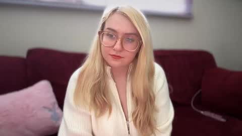 Snapshot of vanillapuddingpie chatting on February 2025 04:05:01 PM vanillapuddingpie online show from February 2025 04:05:01 PM