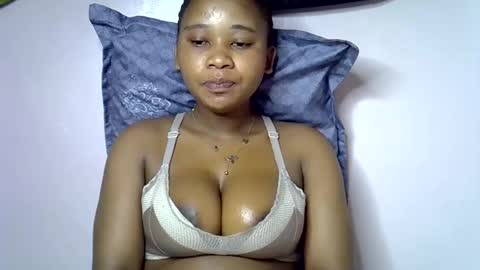 Snapshot of vanillavenus chatting on November 2025 04:11:01 AM vanillavenus online show from November 2025 04:11:01 AM