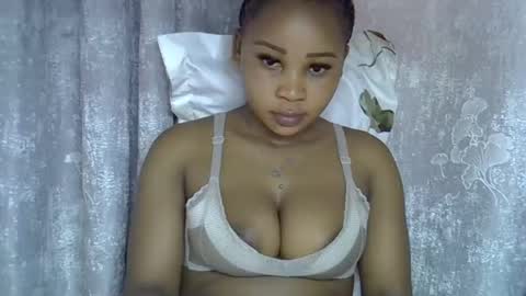 vanillavenus online show from February 2026 12:45:01 PM