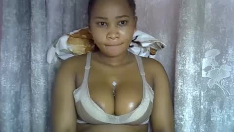 Snapshot of vanillavenus chatting on April 2026 11:42:01 AM vanillavenus online show from April 2026 11:42:01 AM