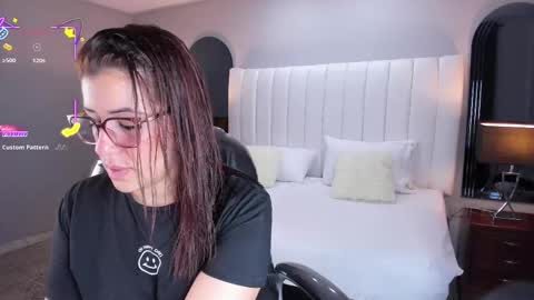 Karine online show from October 2025 11:44:01 AM