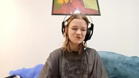 Snapshot of vannessablumer chatting on September 2025 11:47:02 AM Viola online show from September 2025 11:47:02 AM