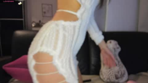 Snapshot of vannessarain chatting on April 2026 09:48:02 PM Vannessa online show from April 2026 09:48:02 PM