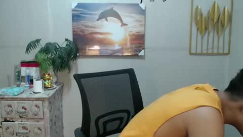 Snapshot of vanxxx2005 chatting on December 2024 05:33:02 PM vanxxx2005 online show from December 2024 05:33:02 PM