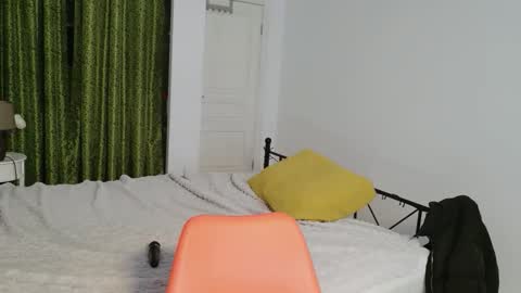 Snapshot of vaolietkat chatting on March 2026 06:39:02 AM vaolietkat online show from March 2026 06:39:02 AM